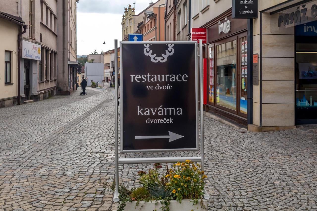 Penzion Na Náměstí Dvůr Králové nad Labem Exterior foto